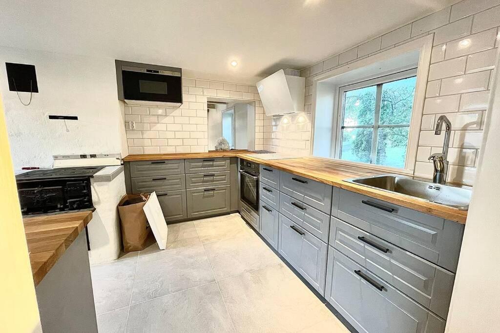 Eget Hus Med Bra Laege Och Toppstandard Линшьопинг Екстериор снимка